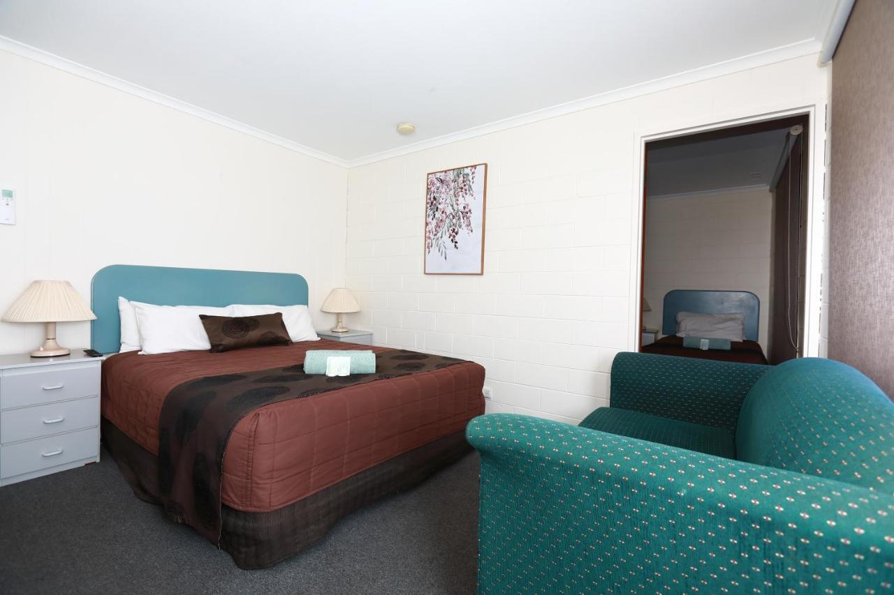 Albatross Motor Inn Lakes Entrance Extérieur photo